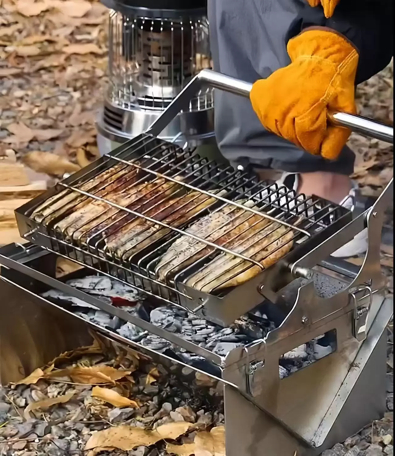 Extrem drehbarer Klapp-Holzkohlegrill