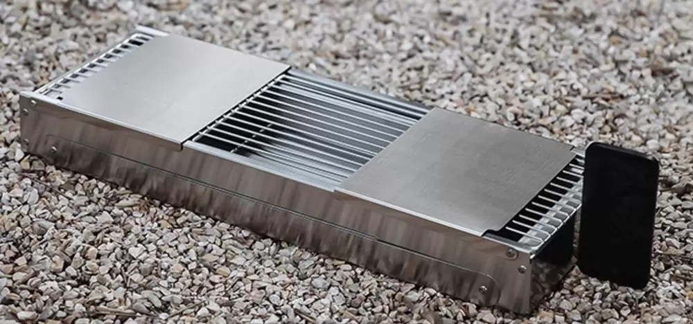 Minimalistischer, klappbarer Holzkohlegrillofen