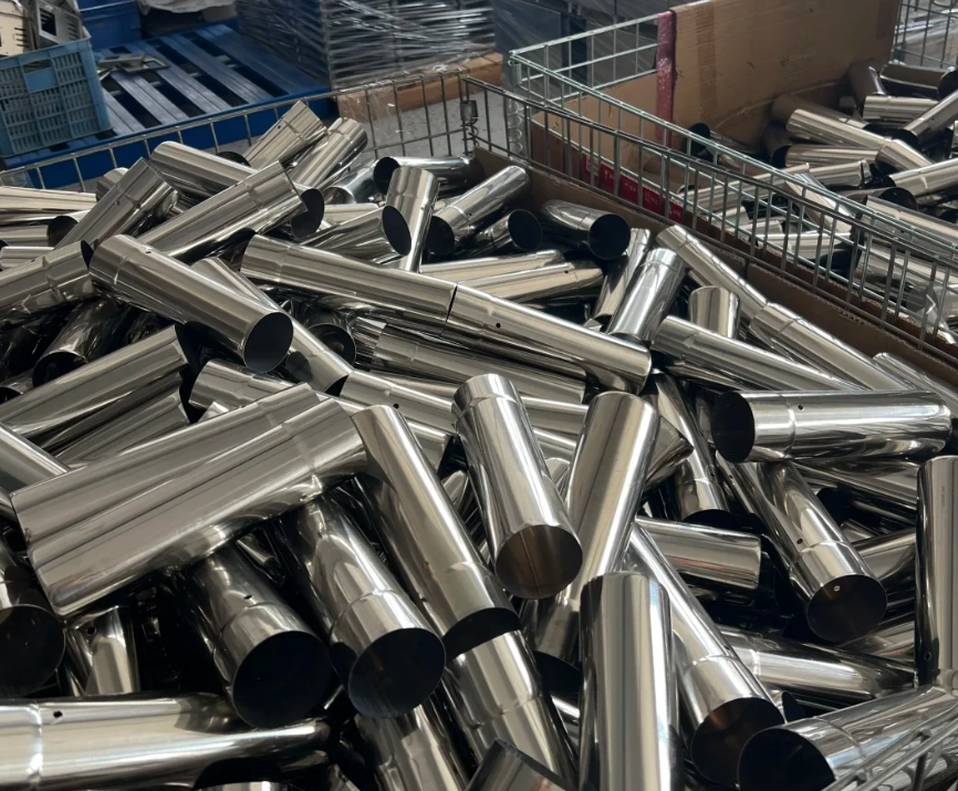 So installieren Sie ein Rauchrohr an einem Zeltofen aus Segeltuch